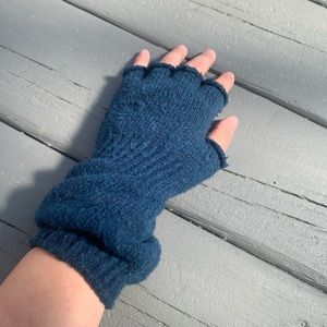 Sock Dreams wool fingerless gloves / armwarmers in navy blue